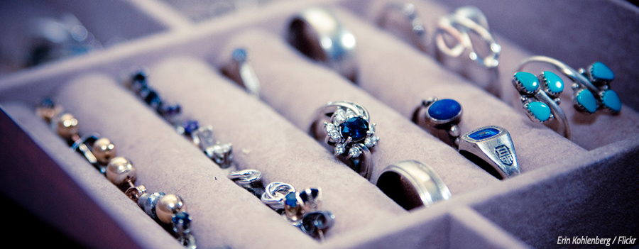 How to pack jewelry for moving